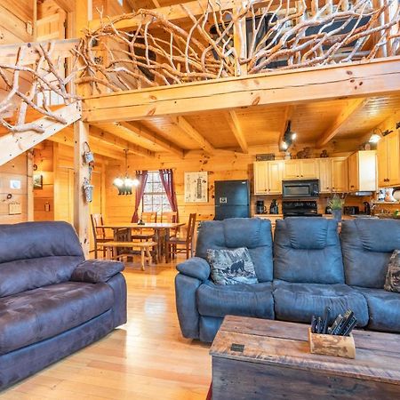 Moonshine Ridge Cabin With Hot Tub And Fire Pit Pigeon Forge Εξωτερικό φωτογραφία