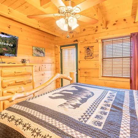 Moonshine Ridge Cabin With Hot Tub And Fire Pit Pigeon Forge Εξωτερικό φωτογραφία