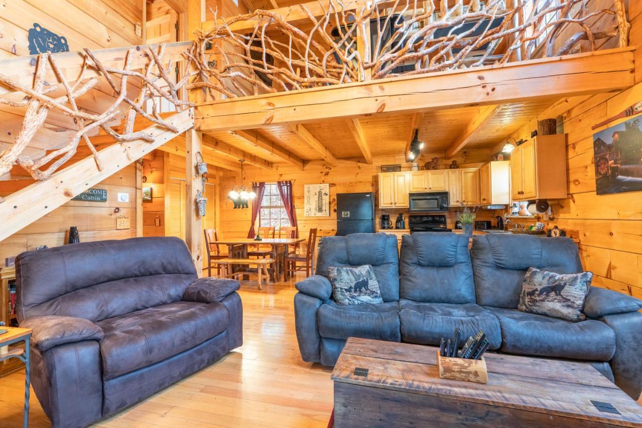 Moonshine Ridge Cabin With Hot Tub And Fire Pit Pigeon Forge Εξωτερικό φωτογραφία