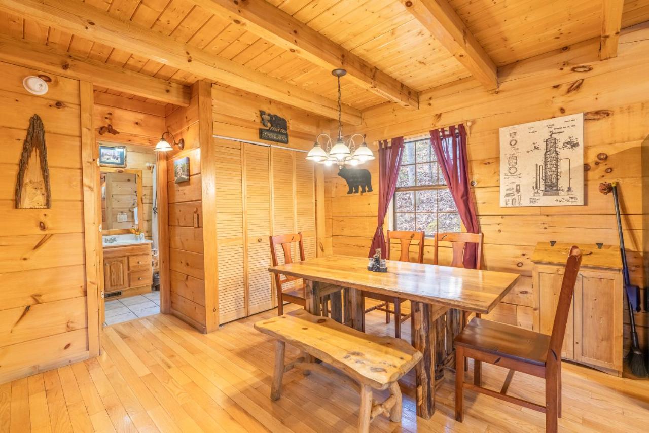 Moonshine Ridge Cabin With Hot Tub And Fire Pit Pigeon Forge Εξωτερικό φωτογραφία