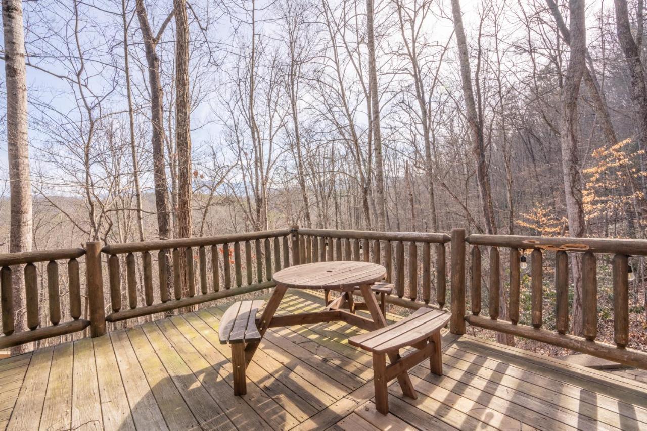 Moonshine Ridge Cabin With Hot Tub And Fire Pit Pigeon Forge Εξωτερικό φωτογραφία