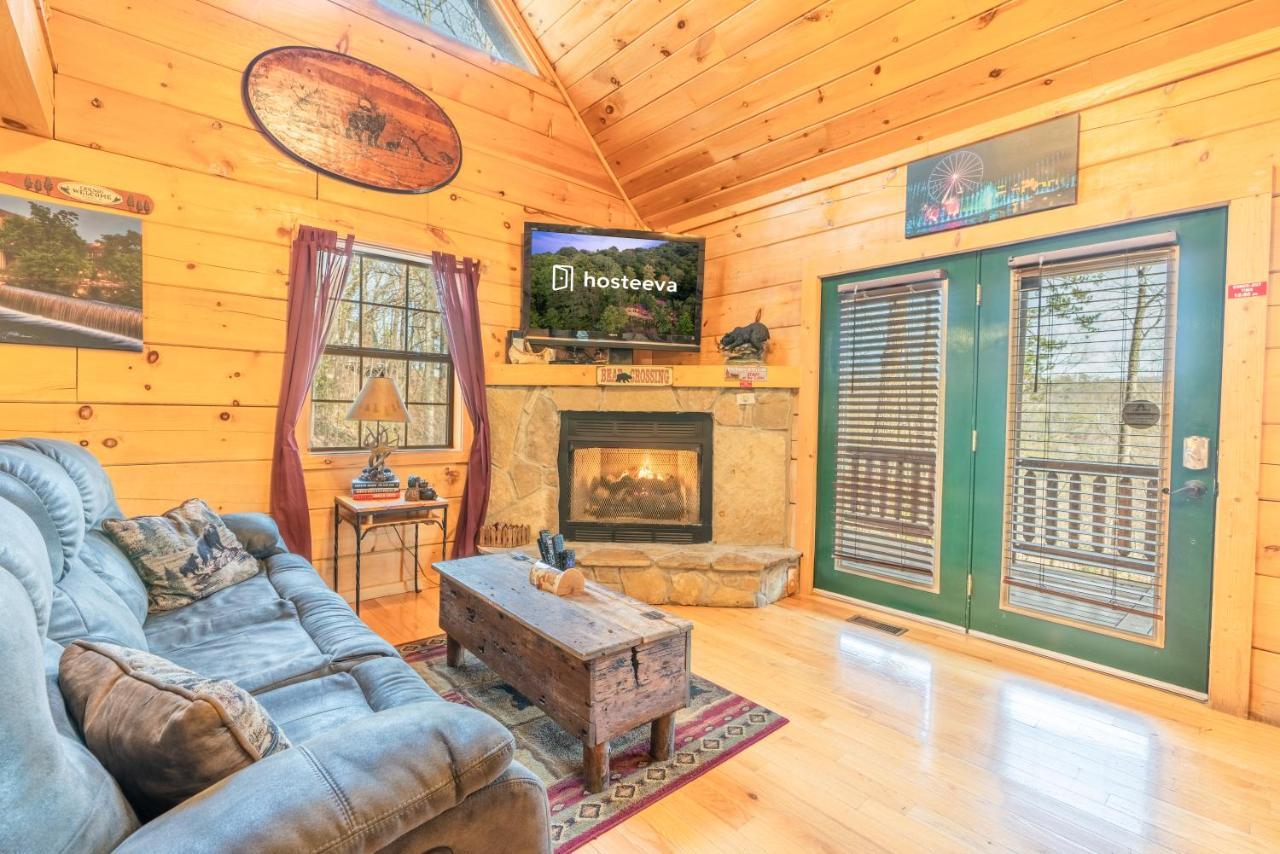 Moonshine Ridge Cabin With Hot Tub And Fire Pit Pigeon Forge Εξωτερικό φωτογραφία