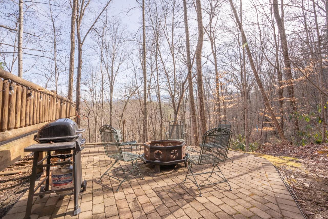 Moonshine Ridge Cabin With Hot Tub And Fire Pit Pigeon Forge Εξωτερικό φωτογραφία