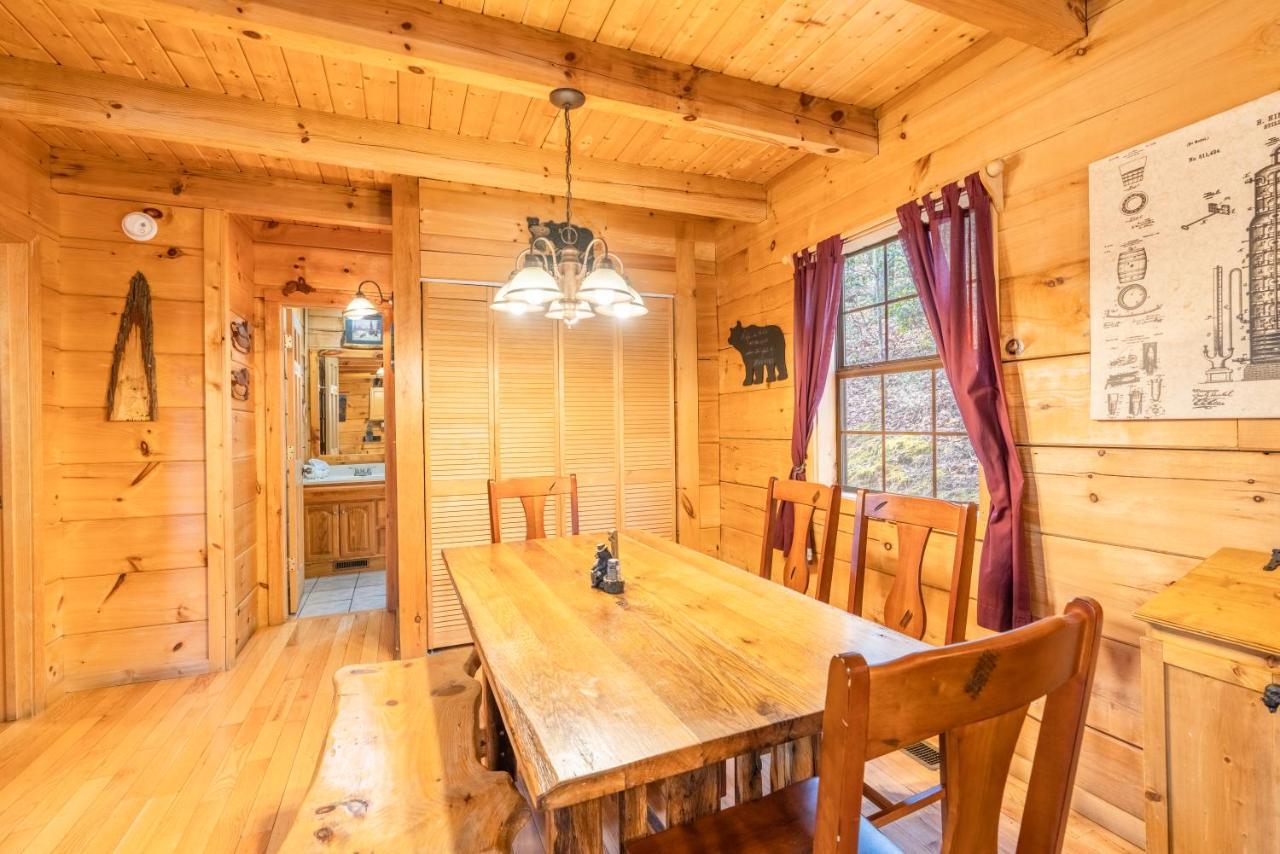 Moonshine Ridge Cabin With Hot Tub And Fire Pit Pigeon Forge Εξωτερικό φωτογραφία