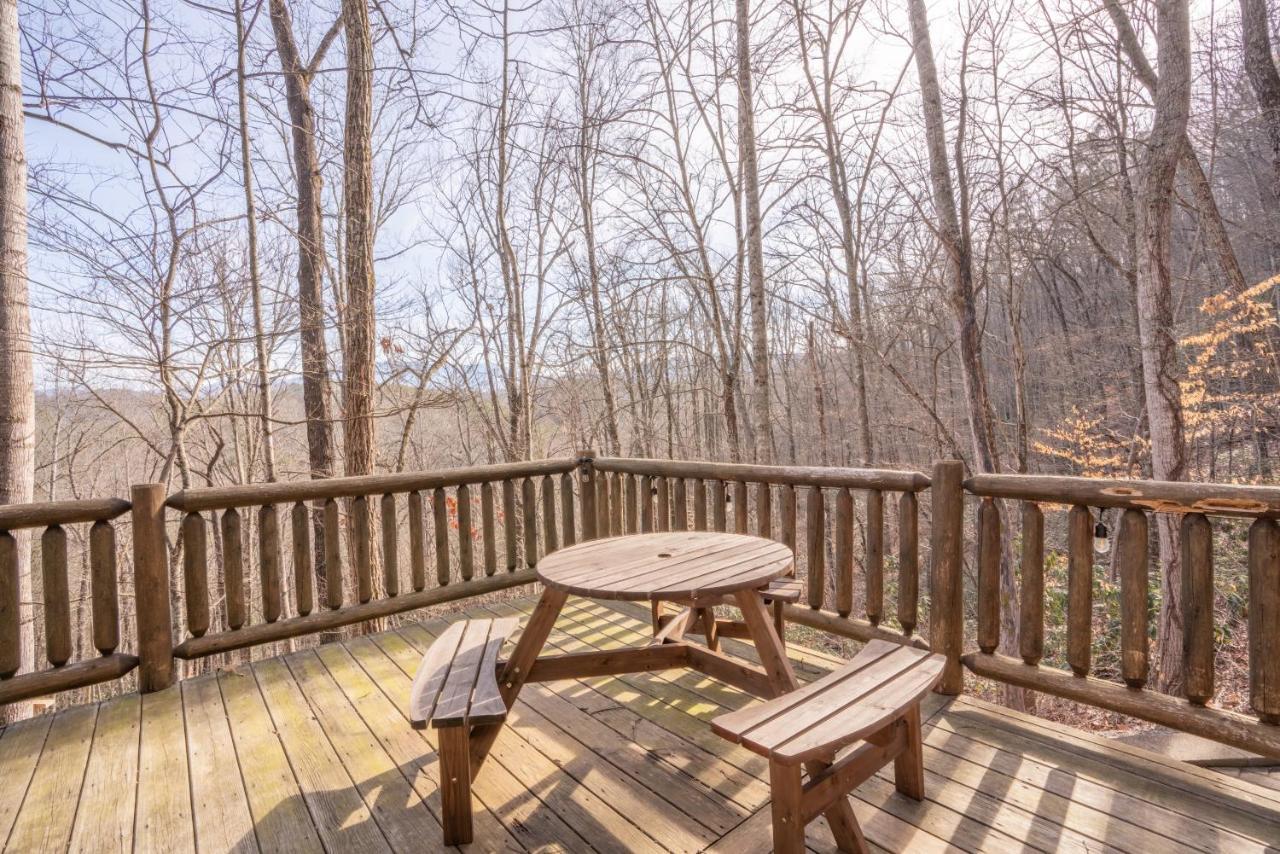 Moonshine Ridge Cabin With Hot Tub And Fire Pit Pigeon Forge Εξωτερικό φωτογραφία