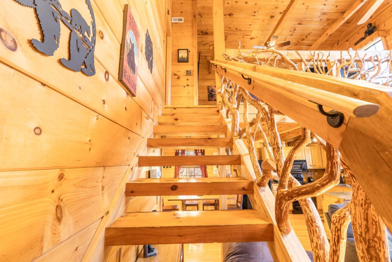 Moonshine Ridge Cabin With Hot Tub And Fire Pit Pigeon Forge Εξωτερικό φωτογραφία